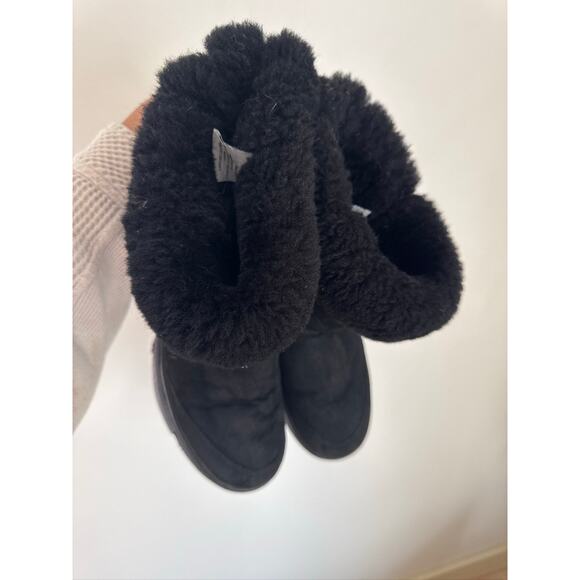 UGG Australia Classic Short Black Suede Sheepskin Boots - W8 - Picture 6 of 7